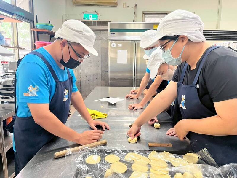 台南展翼烘焙坊湧入訂單支持 仍有約50盒缺口