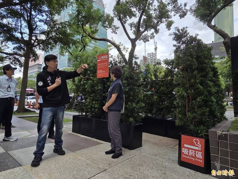 北市柵欄吸菸區全拆了! 還有3樣式 議員轟政策走鐘、浪費公帑