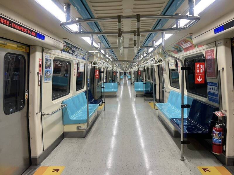 拆車廂立柱挨轟一開動「驚呼聲四起」 北捷：滾動檢討
