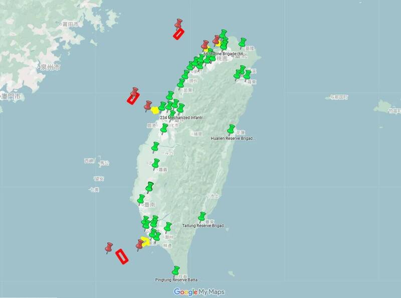 兵棋模擬解放軍突襲登陸台灣海岸，呈現台灣各地防衛兵力與可能登陸方向。（取自RealClearDefense）