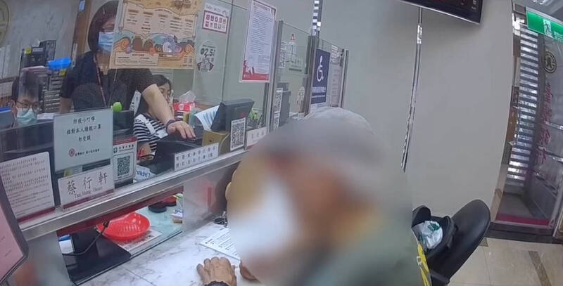 老翁領420萬買房卻一問三不知 警嘆「不撞南牆不回頭」讓他醒了