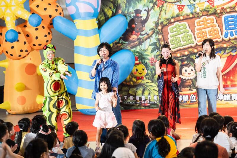 出席李倩萍親子活動 蘇巧慧重申兒童照顧政見
