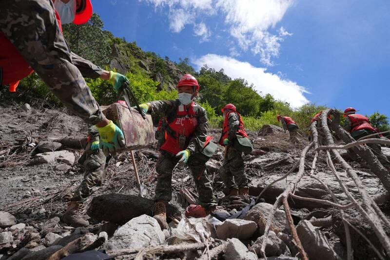 中國數字終於動了......沉默31小時洪災3死變5死、558人仍失聯