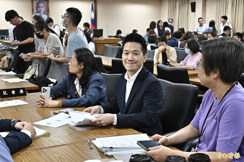 盧秀燕稱府棄單 何志偉:庇護孩子們苦等落空的「泣單」