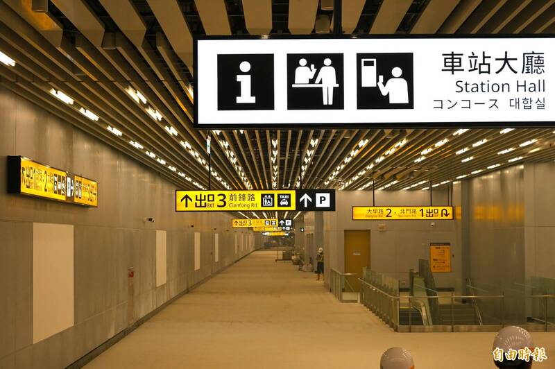 台鐵想學高鐵「南綠北藍」?全新標示從台南地下化車站開始