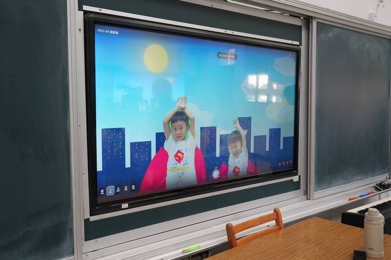 嘉市校園化身「育人星球」 80名小一新生闖關迎開學