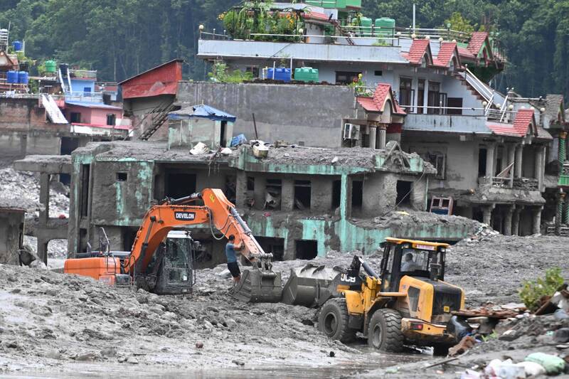 尼泊爾強震後最大水患!冰川潰決奪逾600命 經濟重建恐需1600億