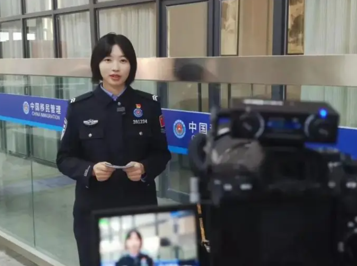 吉隆移民管理女警鄔艷瀘當天沒值班到鎮上逃過一劫。（圖擷自微博）
