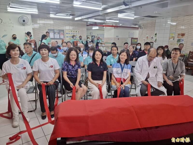 扶輪公益網3分鐘媒合 二手鋼琴接力跨海送澎湖 琴聲溫暖護理之家