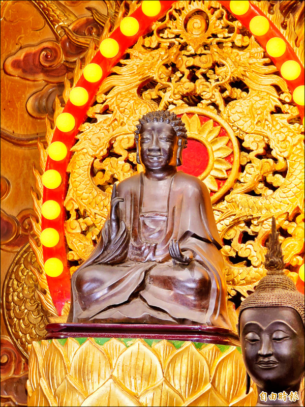 老翁挑雙佛落腳何處 花蓮兩寺爭百年起源
