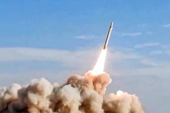 美軍才空襲! 伊朗彈道飛彈轟約旦基地 無人機蜂群再襲阿聯美軍
