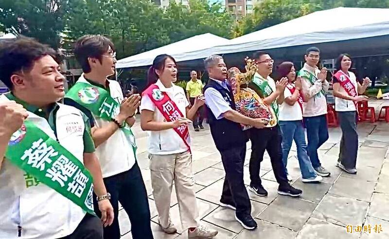 台中正國會議員7名參選人登記 旱溪媽駕臨助陣喊凍蒜