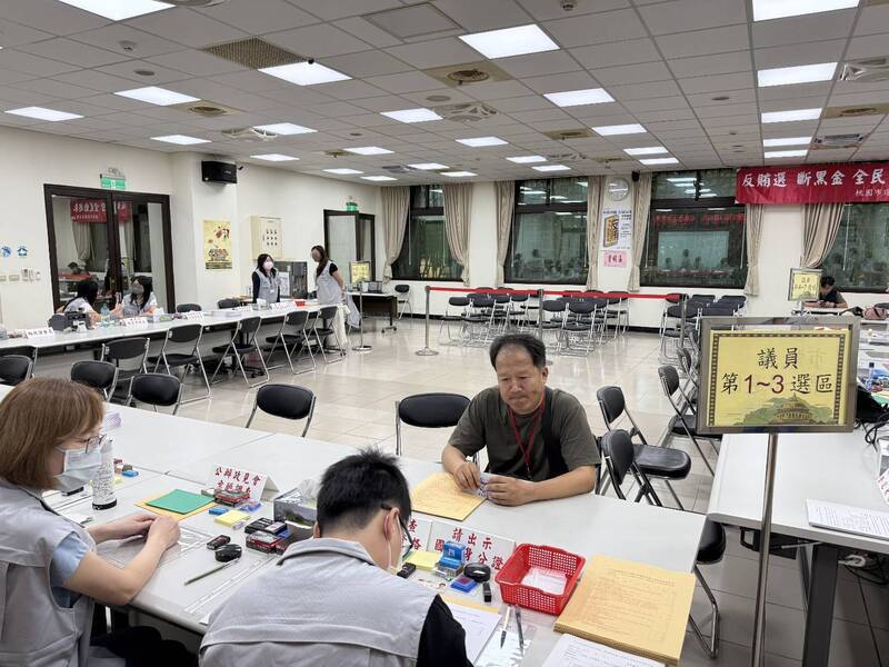 桃園市議員選舉登記第2天14人登記 網紅「瀟湘公子」也參戰