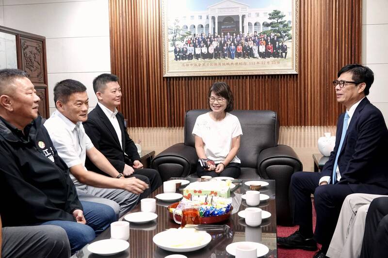 前高雄市議長曾麗燕不選了 國民黨證實湯茹婷披「藍袍」參戰