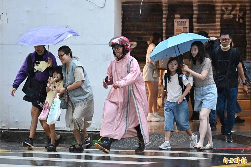 雨區擴大！14縣市豪、大雨特報 一路下到明天