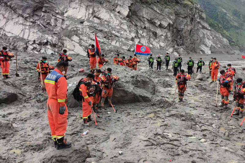 紐時:中尼邊境洪災死傷慘重 中國官員複製疫情維穩模式 全面壓制封鎖西藏災情