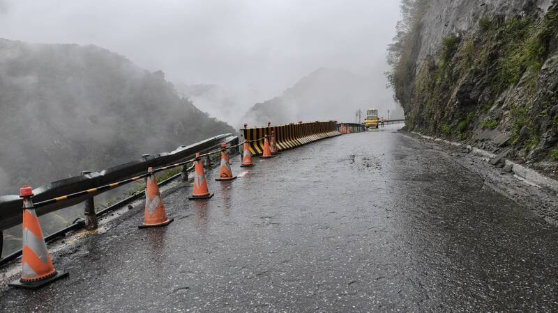 中橫公路豁然亭路段搶修交管 9/24前每日5時段放行