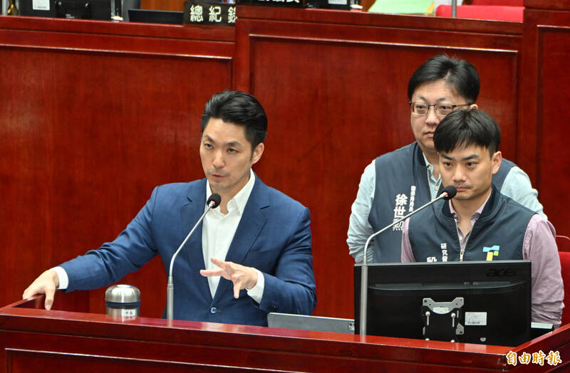 蔣萬安兒赴美交換遭疑「占名額」 殷瑋:要批評就舉證