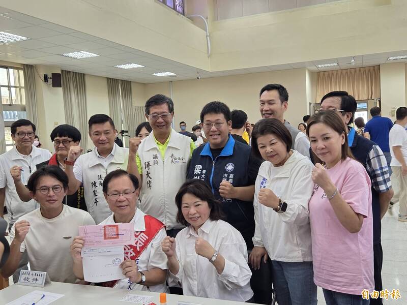 黃敏惠、黃國昌陪同 張啓楷登記選嘉義市長