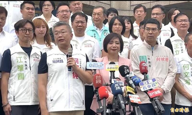 蔡其昌擔綱何欣純競總主委 痛批台中媽媽「華麗包裝紙包了8年」