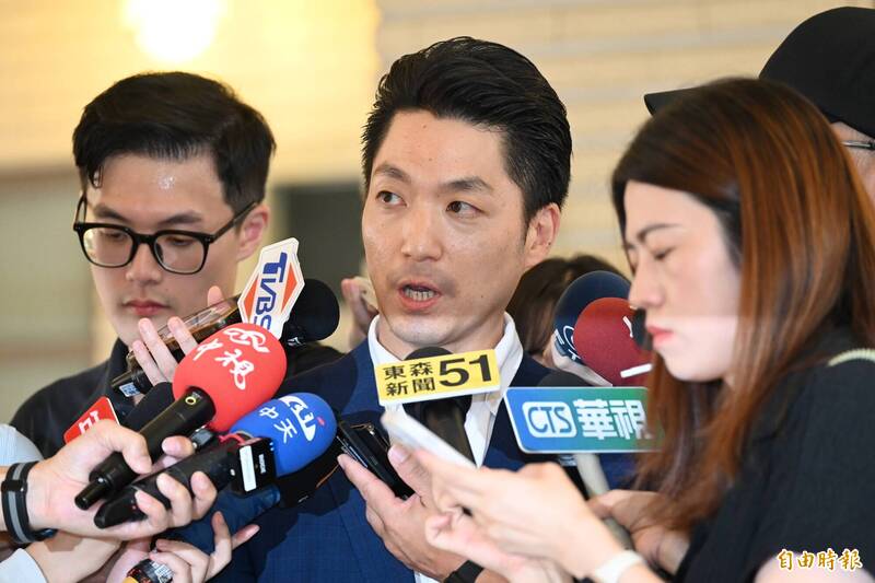 蔣萬安兒錄取交換生惹議 顏擇雅揭國民黨靠山文化