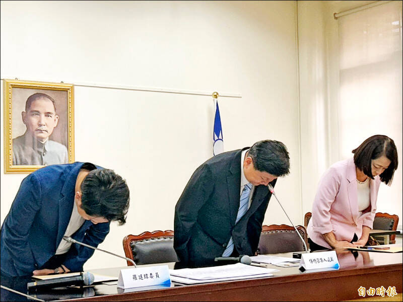 傅崐萁髮夾彎道歉!黃暐瀚點過去3週這些護航者:被甩出車外