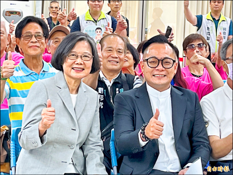 小英相挺 童子瑋點亮基隆西岸