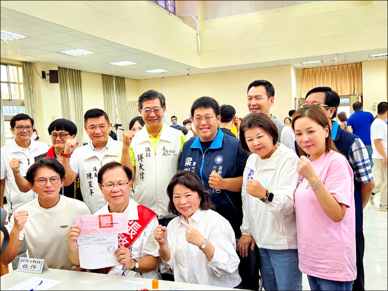 《嘉市長選戰》王美惠、張啓楷登記 政見交鋒