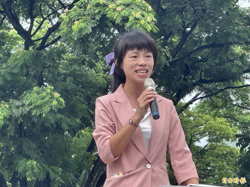 「在野大聯盟」吳品叡率先完成嘉義縣長參選登記 喊話力拚政黨輪替