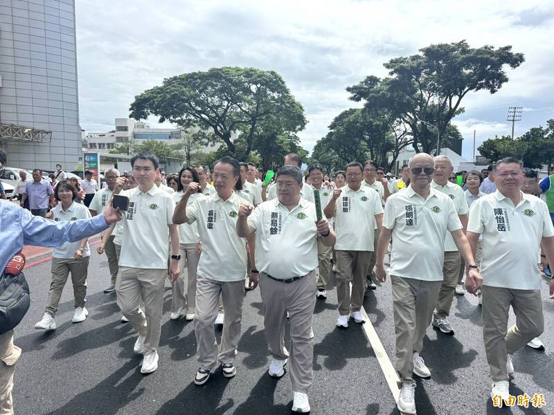 蔡易餘登記參選嘉義縣長 打造嘉義黃金10年