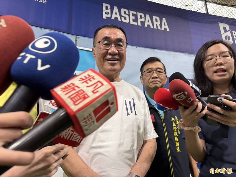侯友宜明陪同登記參選? 李四川未正面回應:最大咖是404萬市民