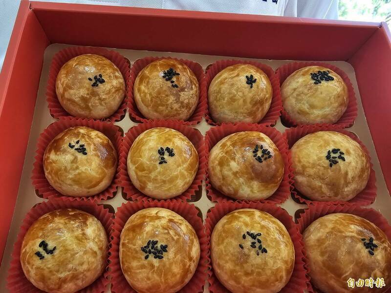 蛋黃酥也有「得來速」?「黑手牌」老闆新創意 中秋過後動手做!