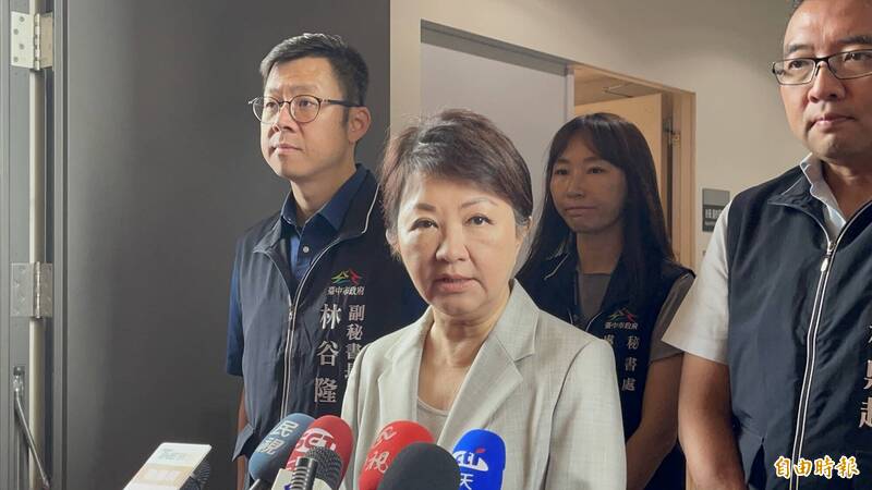 卓揆下午視察中火 盧秀燕喊話燃煤機組及煙囪要立刻拆除