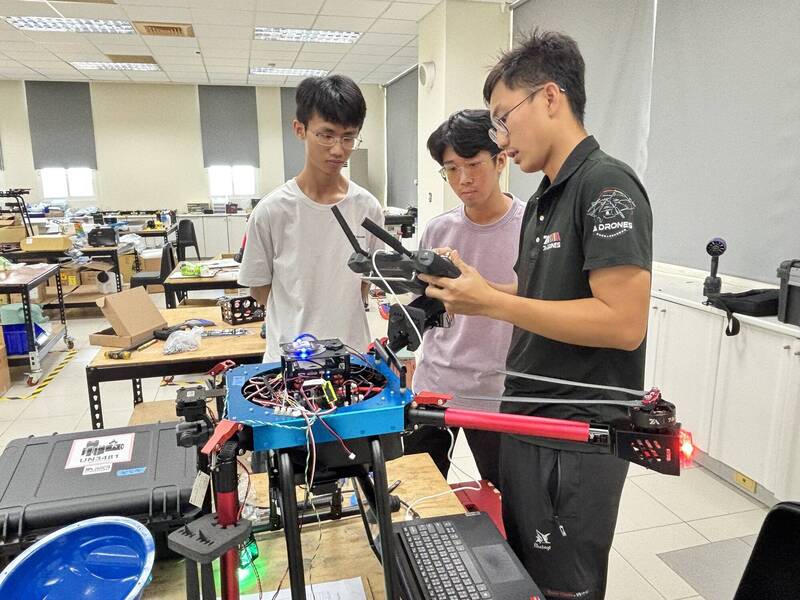 嘉義縣帶領青年進企業實戰 暑期工讀接軌正式職場
