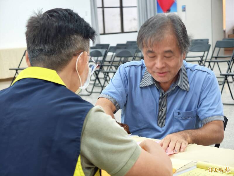台東縣長選戰4搶1 李吳穎智、王志偉登記參戰