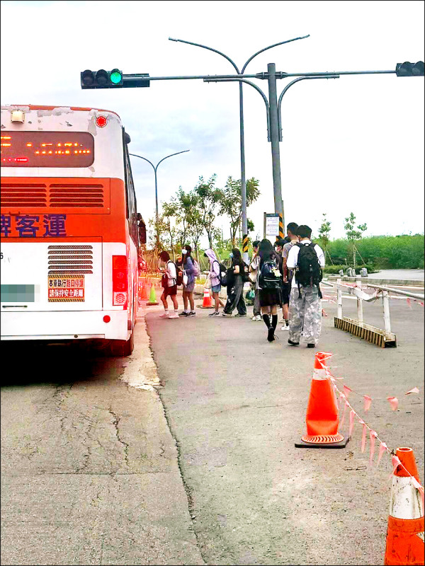 竹市公車班次少 學生被迫走路
