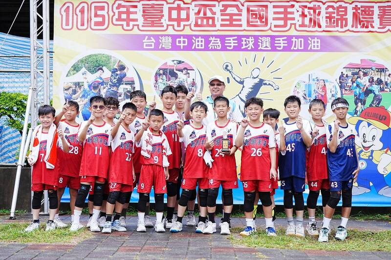 新明國小女手睽違15年再奪全國冠軍 9人小隊突破心魔登頂