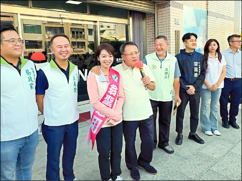 陳銘風父子參選 賴坤成轟「靠勢」
