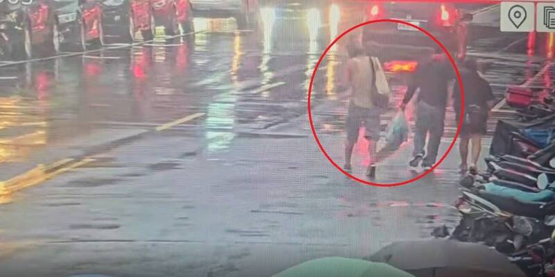2水電工在捷運站痛毆港籍妥瑞氏症遊客 到案辯稱語言不通、以為被罵