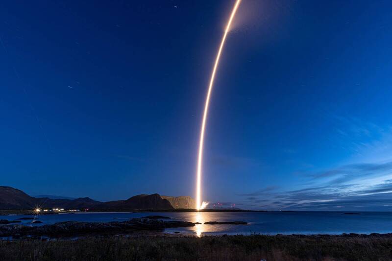 首飛爆炸失敗!德國新創火箭第2次就成功 送5衛星上太空