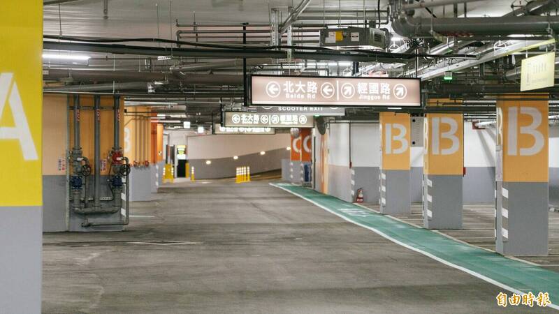 竹市棒球場地下停車場即起試營運 月底前免費停車