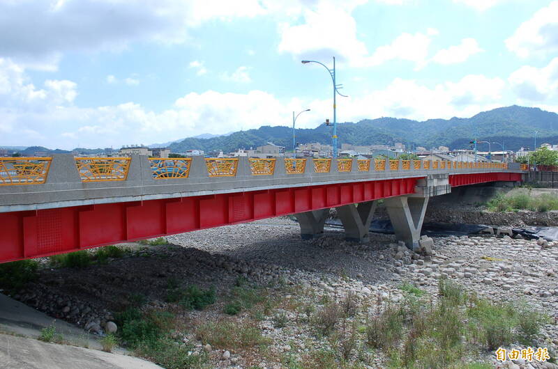 台中78歲翁攀爬下橋失蹤2週 廍子溪河道尋獲遺體