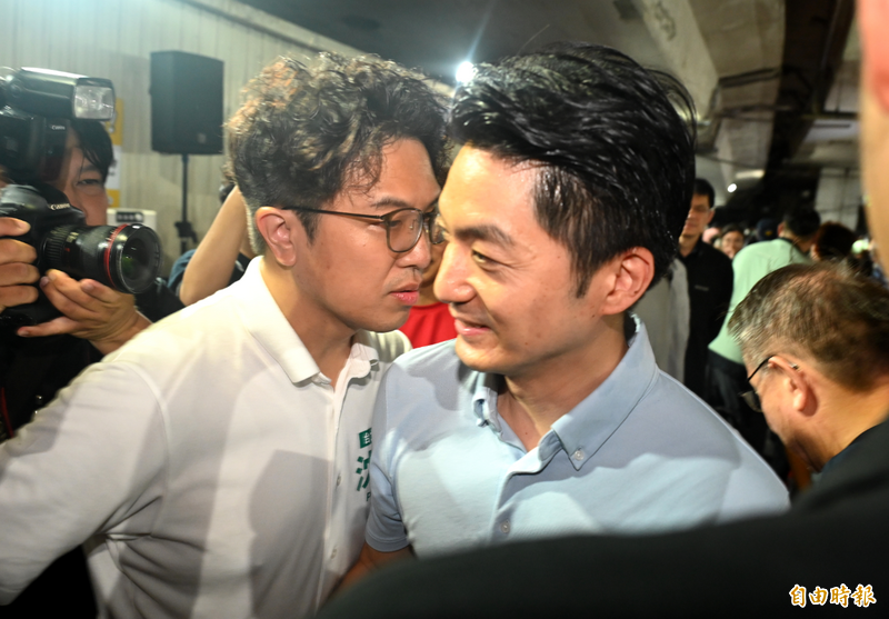 前一天被「突襲」!蔣萬安臨時缺席光華商場餐會 挨酸:被沈伯洋嚇到