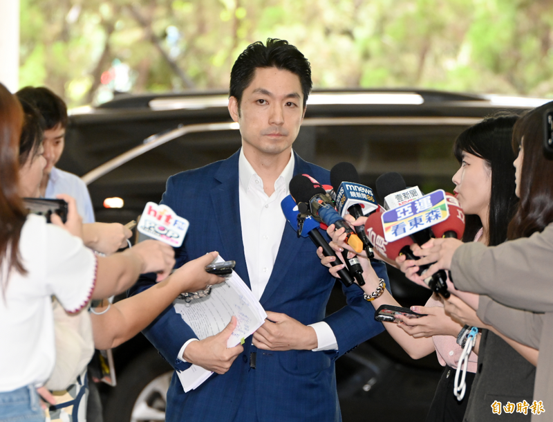 蔣萬安怨「每次選舉都要問我DNA」 網掛保證：去驗就不會問了！