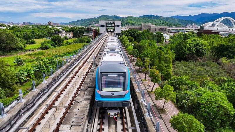 張景森示警「捷運蓋過頭」該煞車 李鴻源也憂:建設10年恐被AI自駕取代