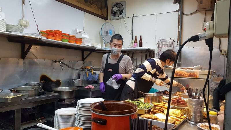 萬華「阿偉咖哩飯」無預警收攤! 老饕哭了:以後要怎麼辦