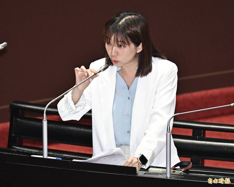 台日友好! 立委張雅琳釜山搭公車卡片突失效 獲日女遊客解圍