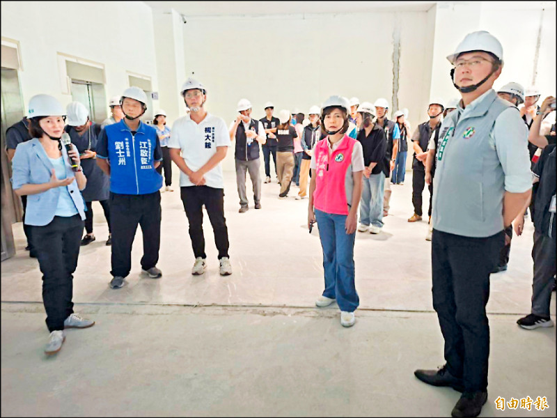 中流仍在內裝 議員質疑年底啟用跳票