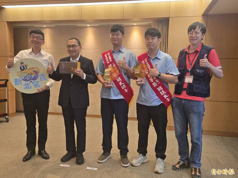 新北牧蜂農莊兄弟檔 奪全國蜂蜜評鑑雙特等獎