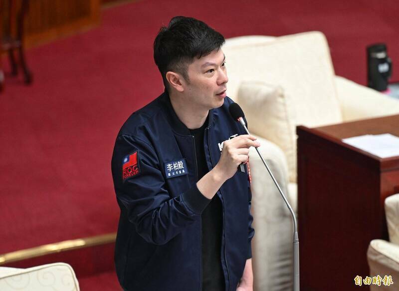 指李柏毅咆哮醫護違反醫療法 黃帝穎:考驗蔣市府是否特權包庇特權